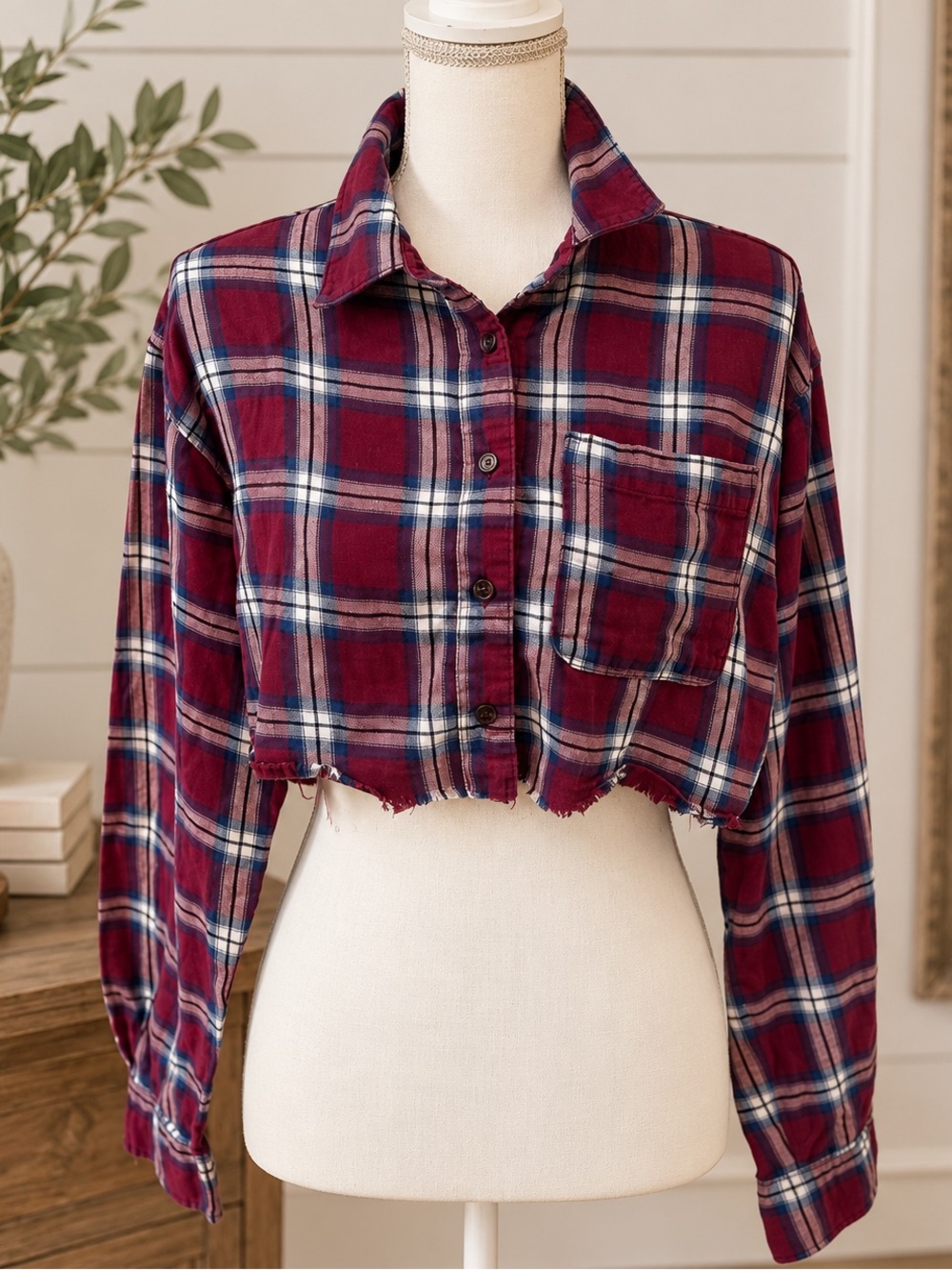 Forever 21 cropped burgundy plaid long sleeved button-up shirt, pocket, M.